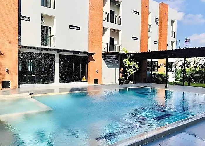 Hotel Loft 202 4*